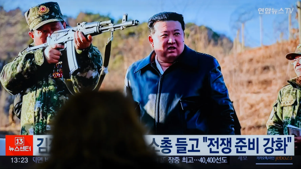 A TV screen at Seouls Yongsan Railway Station shows North Korean leader Kim Jong Uns visit at a military training base