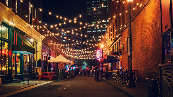 Alley with businesses in Portland, Oregon