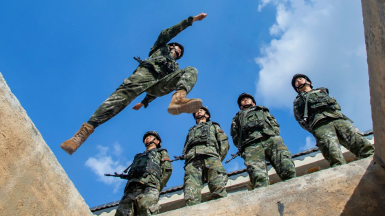 Armed police officers conduct training in Yulin City