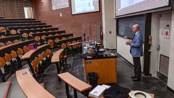 Clemson University Chemistry professor Dr. Will McWhorter teaches General Chemistry virtually by zoom