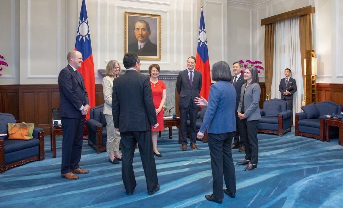 President Tsai meets Brookings Institution delegation.