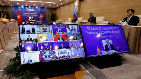 Prime Minister Nguyen Xuan Phuc chairs the 4th Regional Comprehensive Economic Partnership Summit