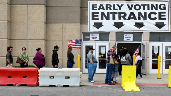 Residents wait in line to cast their ballots for the 2022 midterm election at the Franklin County Board of Elections