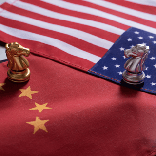 US -China flags and chess pieces