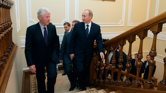 Vladimir Putin meets with Bill Clinton in Moscow