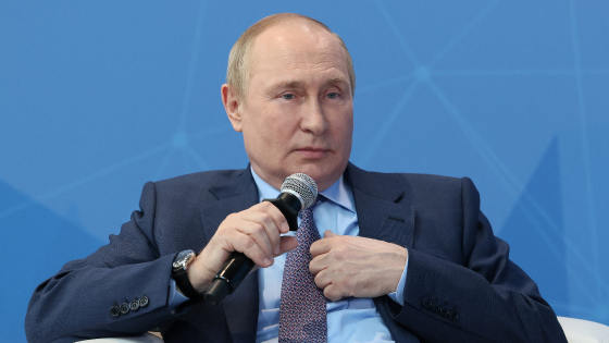 Vladimir Putin meets with young entrepreneurs in Moscow